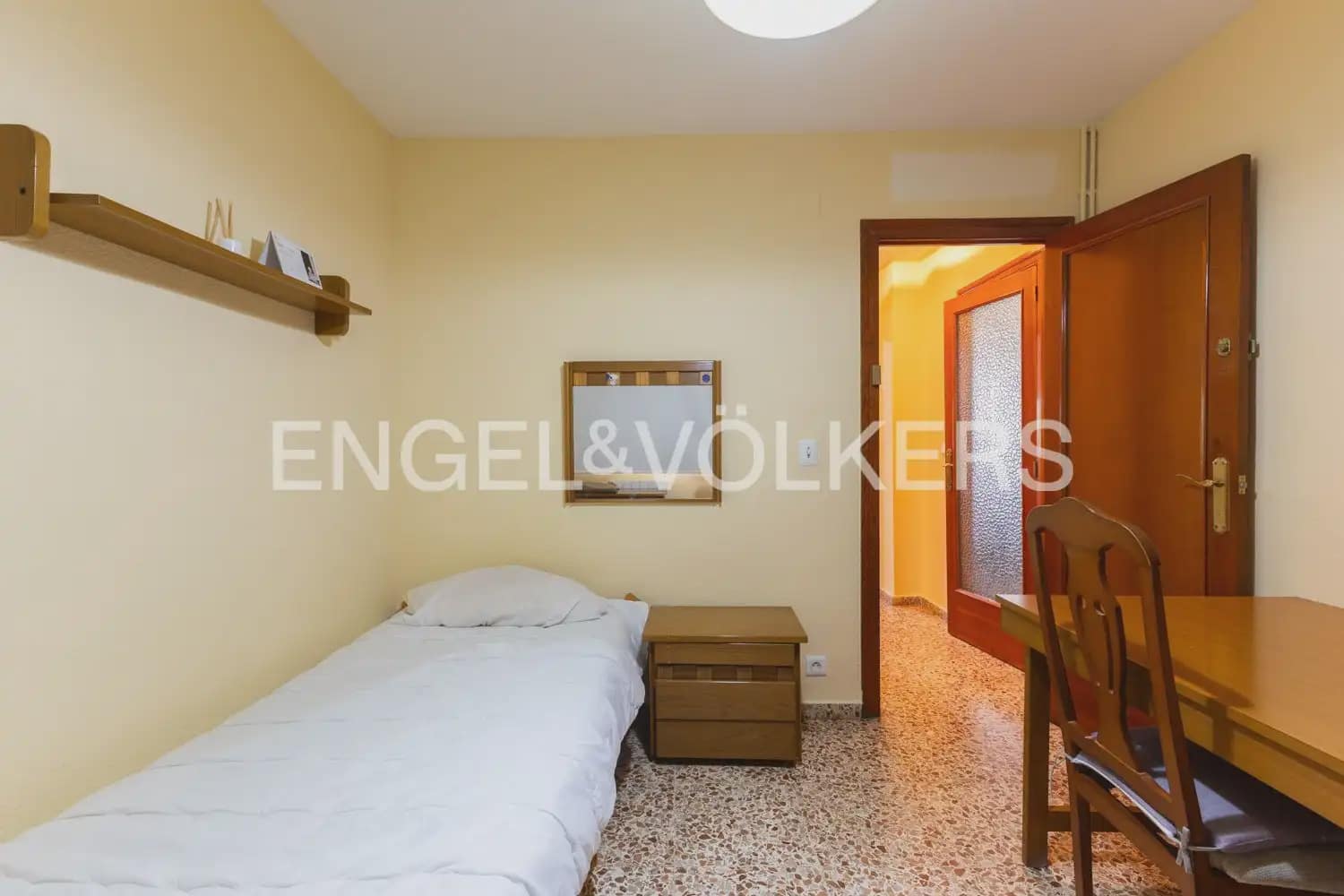 5 soveværelse Lejlighed til leje i Valencia by - € 1.700 (Ref: 10009806)