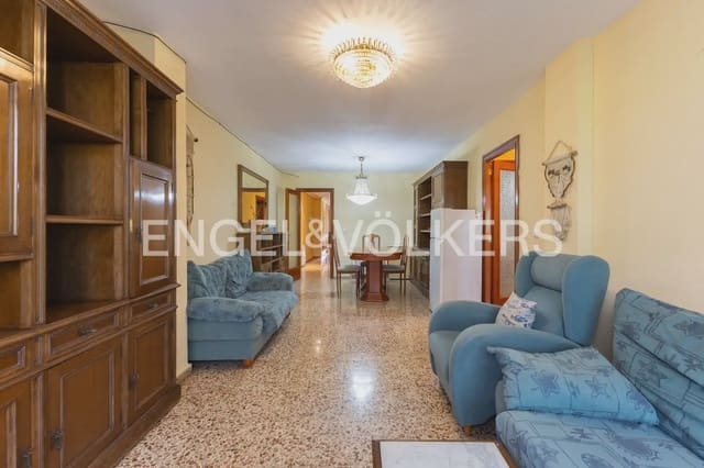 5 bedroom Flat for rent in Patraix, Valencia city - € 1,700 (Ref: 10009806)