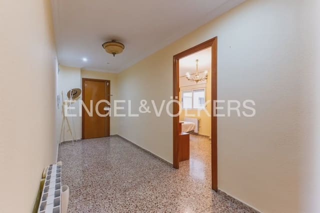 5 bedroom Flat for rent in Patraix, Valencia city - € 1,700 (Ref: 10009806)