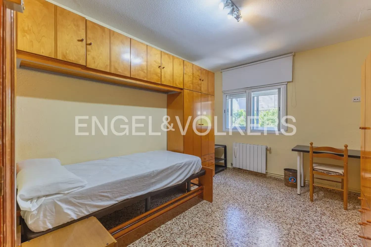 5 soveværelse Lejlighed til leje i Valencia by - € 1.700 (Ref: 10009806)