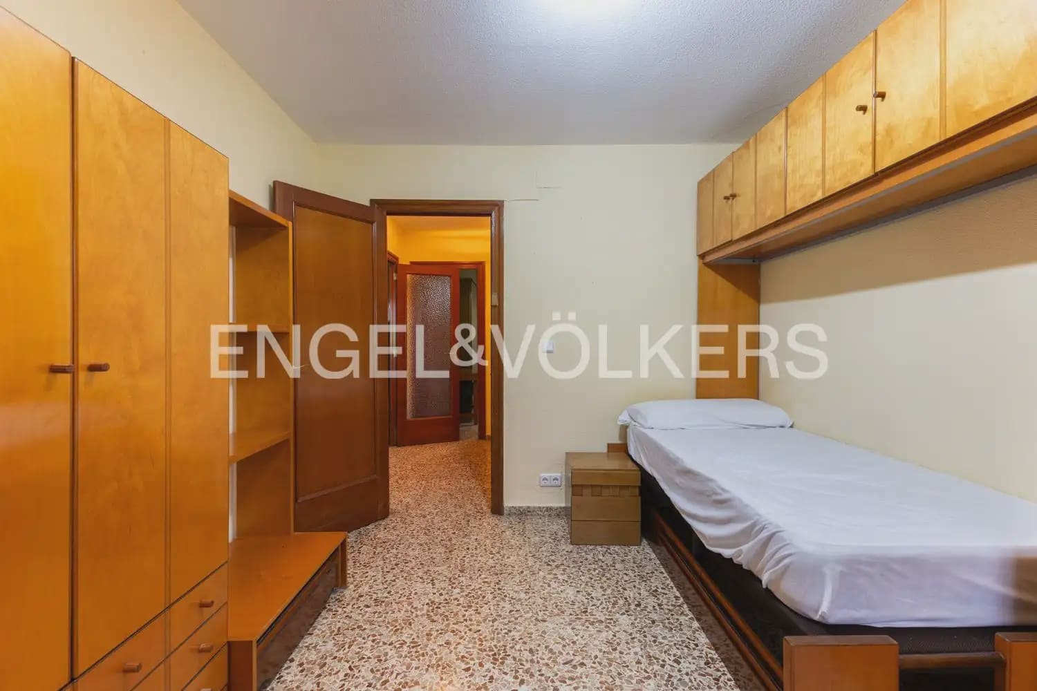 5 soveværelse Lejlighed til leje i Valencia by - € 1.700 (Ref: 10009806)