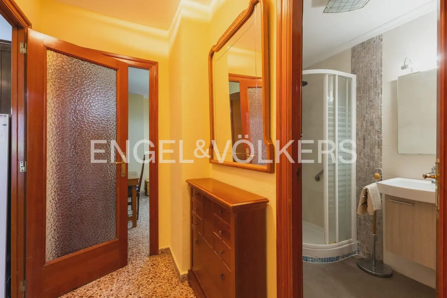 5 soveværelse Lejlighed til leje i Valencia by - € 1.700 (Ref: 10009806)