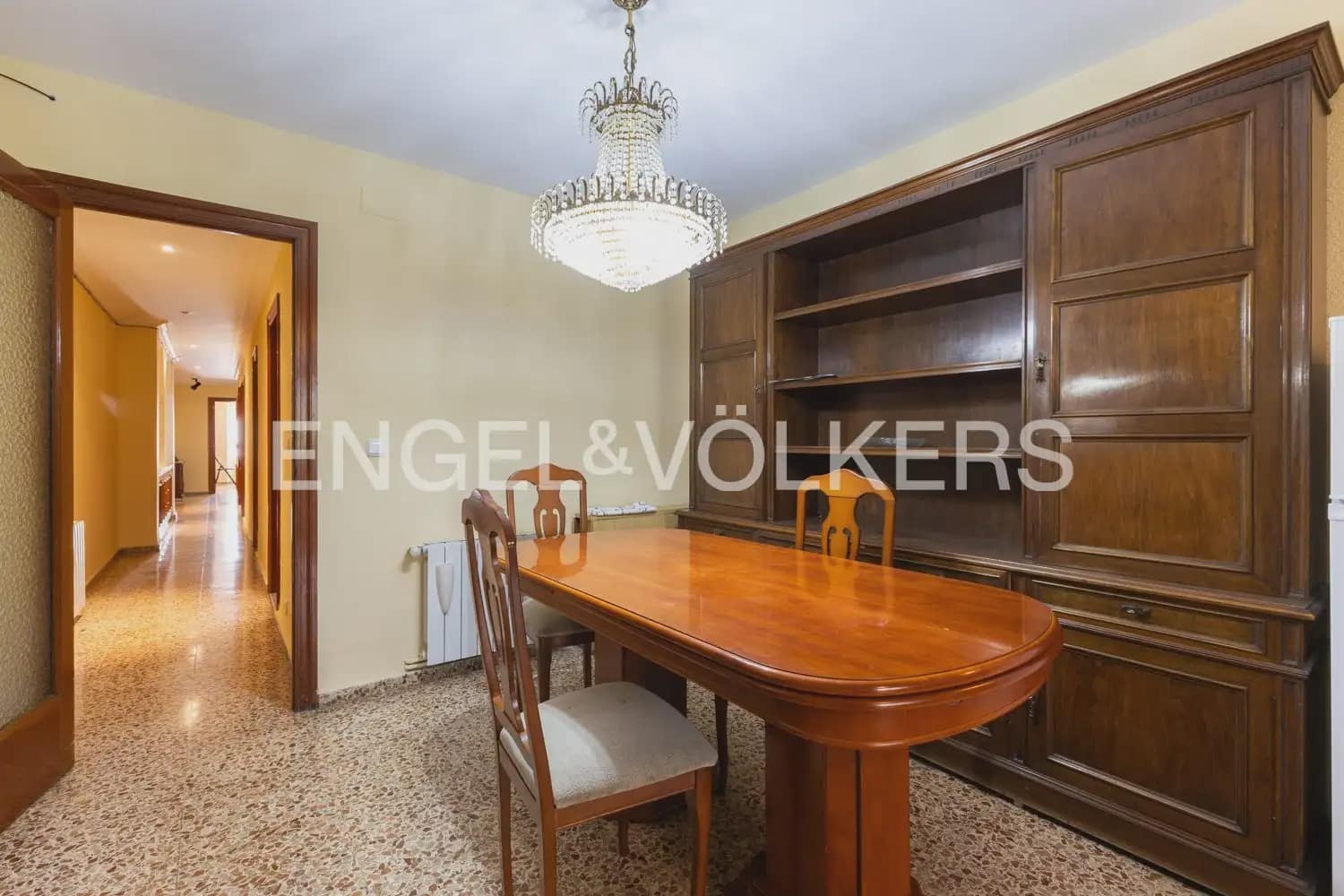5 soveværelse Lejlighed til leje i Valencia by - € 1.700 (Ref: 10009806)