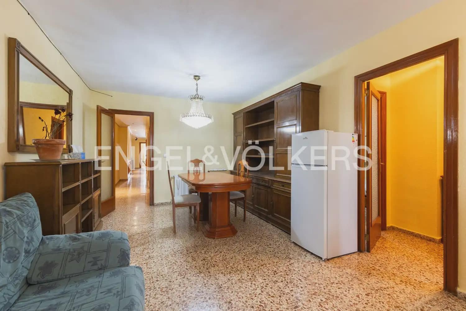 5 soveværelse Lejlighed til leje i Valencia by - € 1.700 (Ref: 10009806)