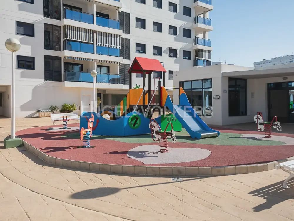 2 bedroom Flat for rent in La Pobla de Farnals with pool garage - € 1,200 (Ref: 10009808)