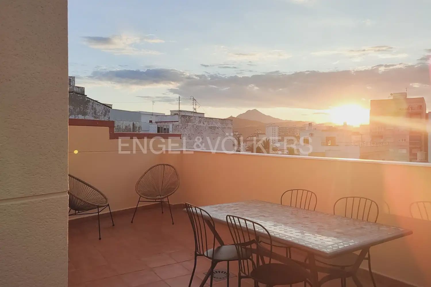 2 Zimmer Wohnung zu vermieten in Gandia mit Garage - 1.000 € (Ref: 10009811)