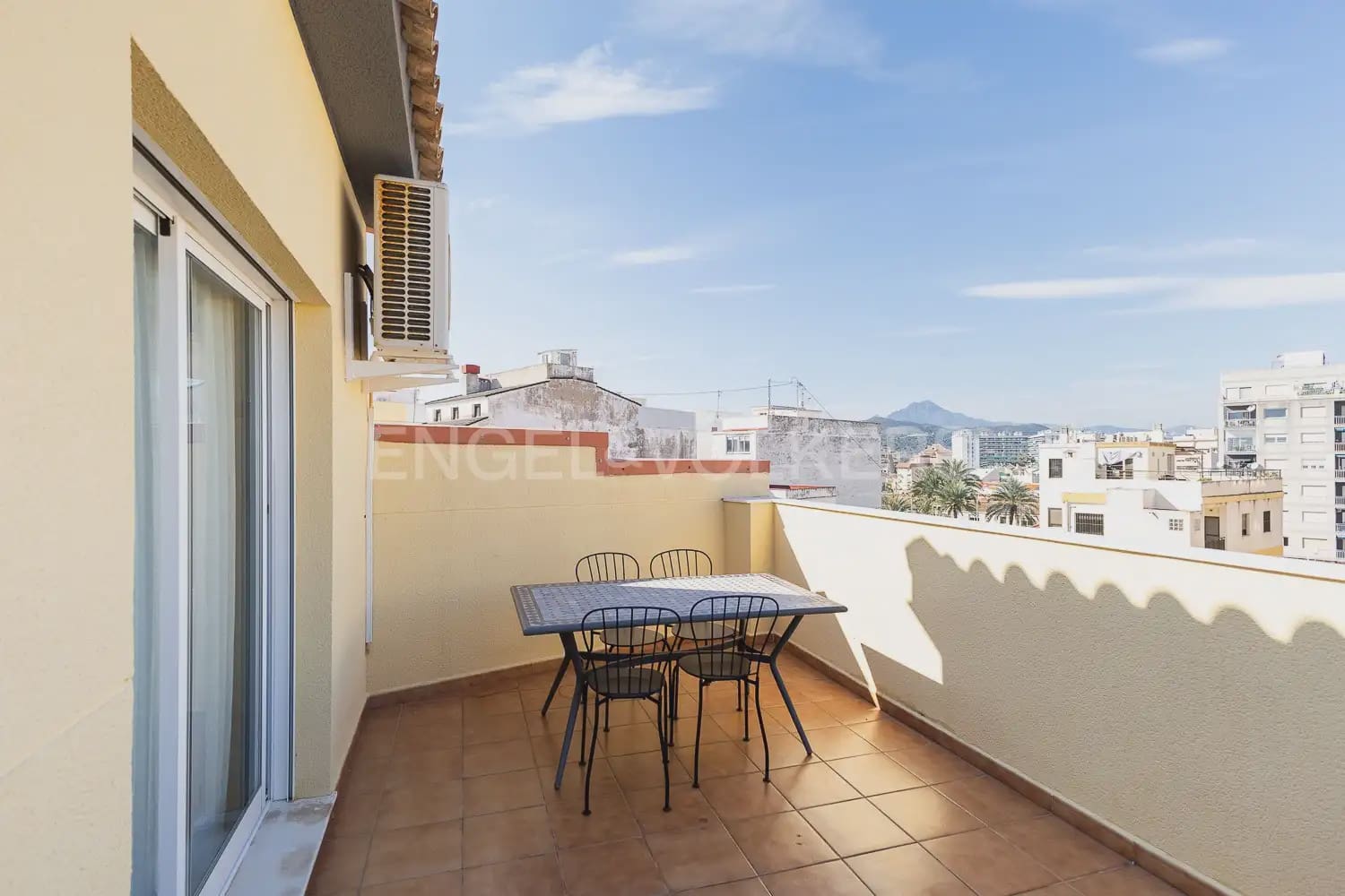 2 Zimmer Wohnung zu vermieten in Gandia mit Garage - 1.000 € (Ref: 10009811)