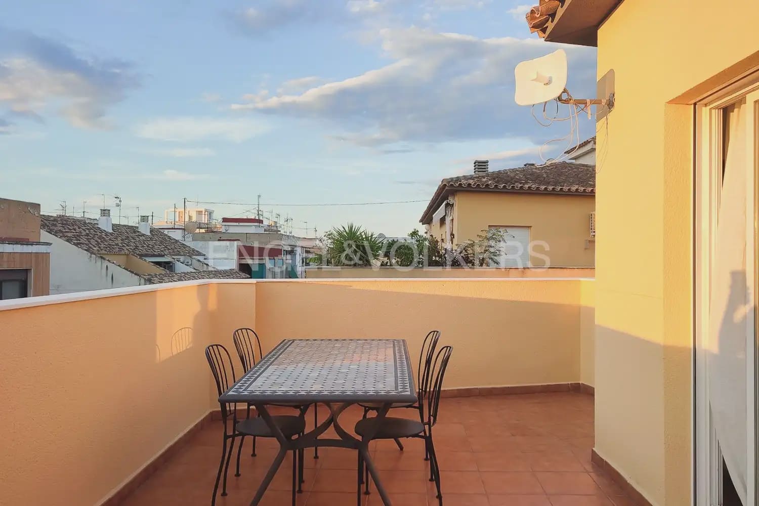 2 Zimmer Wohnung zu vermieten in Gandia mit Garage - 1.000 € (Ref: 10009811)