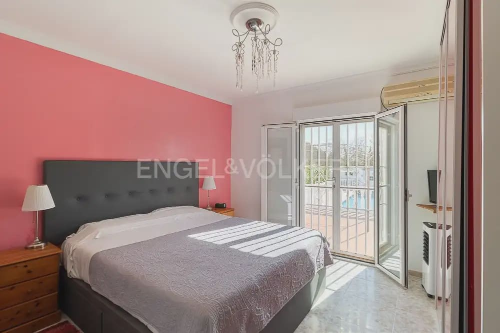 3 sypialnia Finka/Dom wiejski do wynajęcia w Turis z basenem garażem - 1 600 € (Ref: 10009812)