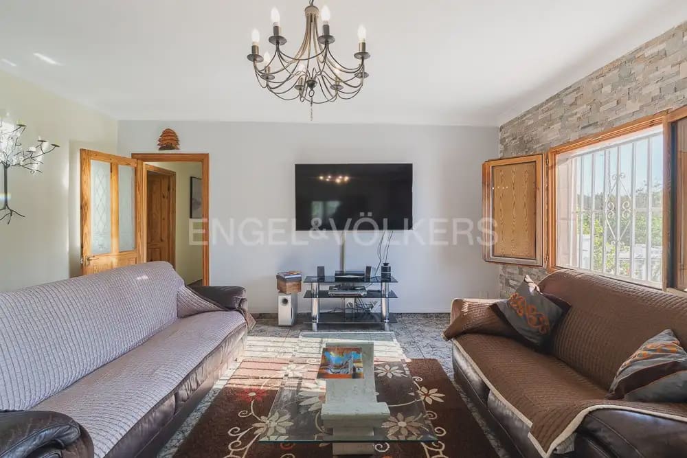 3 sypialnia Finka/Dom wiejski do wynajęcia w Turis z basenem garażem - 1 600 € (Ref: 10009812)