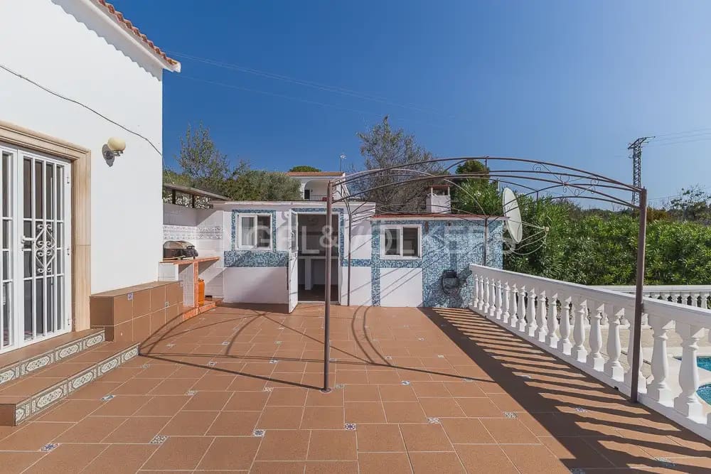3 sypialnia Finka/Dom wiejski do wynajęcia w Turis z basenem garażem - 1 600 € (Ref: 10009812)
