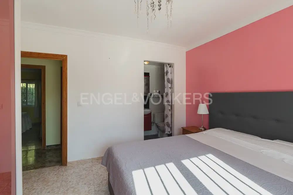 3 sypialnia Finka/Dom wiejski do wynajęcia w Turis z basenem garażem - 1 600 € (Ref: 10009812)