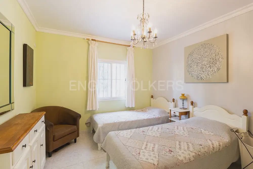 3 sypialnia Finka/Dom wiejski do wynajęcia w Turis z basenem garażem - 1 600 € (Ref: 10009812)
