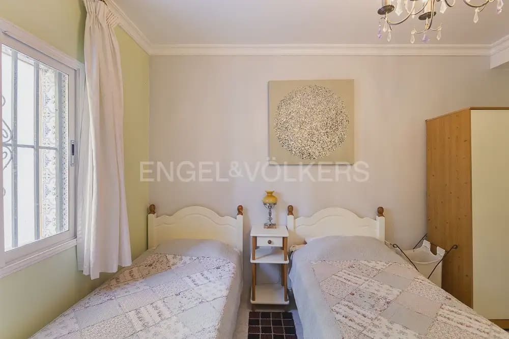 3 sypialnia Finka/Dom wiejski do wynajęcia w Turis z basenem garażem - 1 600 € (Ref: 10009812)