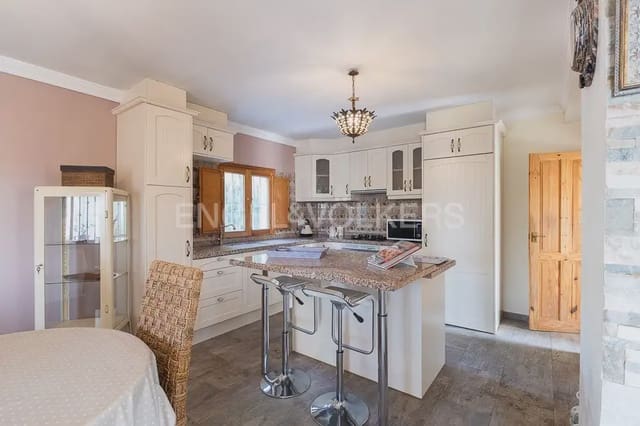 3 sypialnia Finka/Dom wiejski do wynajęcia w Turís z basenem garażem - 1 600 € (Ref: 10009812)