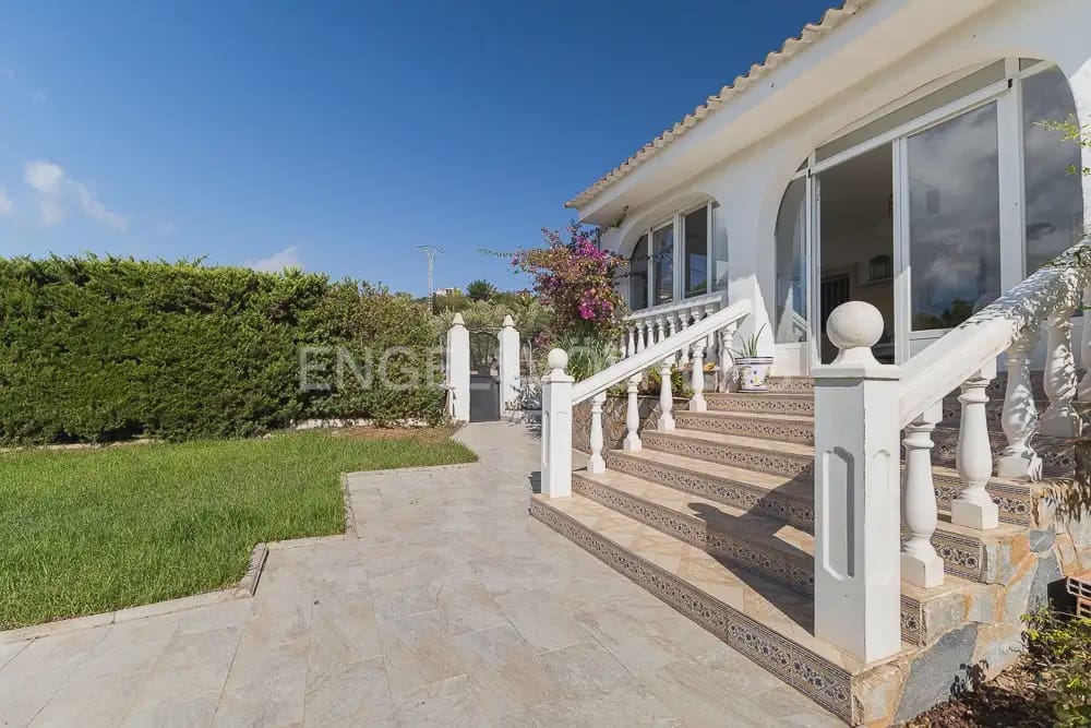 3 sypialnia Finka/Dom wiejski do wynajęcia w Turis z basenem garażem - 1 600 € (Ref: 10009812)