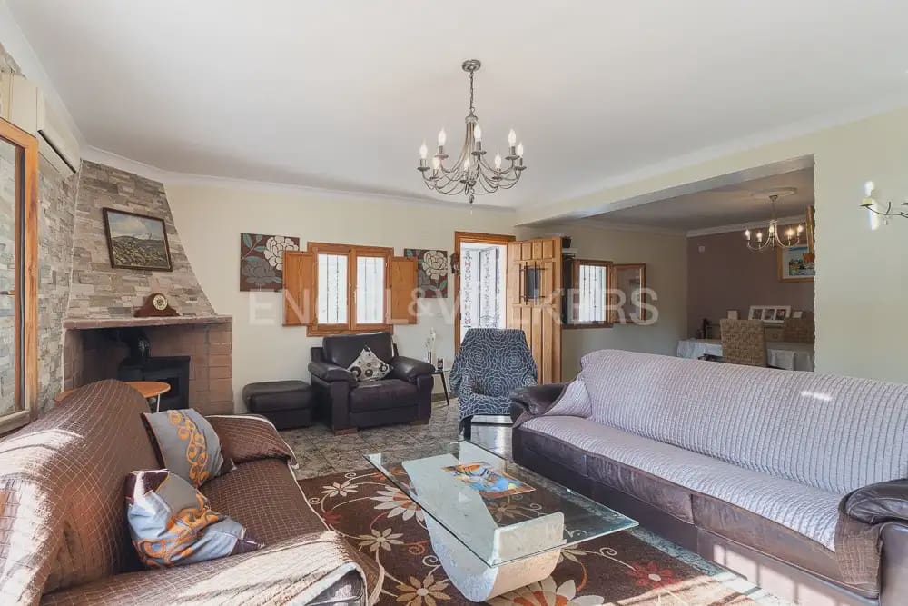 3 sypialnia Finka/Dom wiejski do wynajęcia w Turis z basenem garażem - 1 600 € (Ref: 10009812)