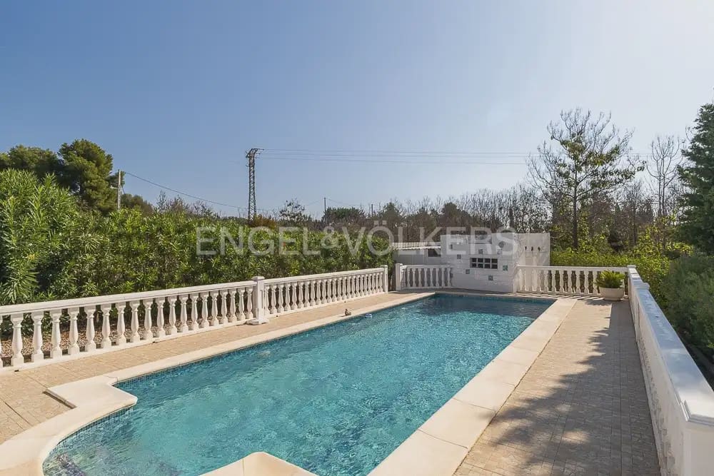 3 sypialnia Finka/Dom wiejski do wynajęcia w Turis z basenem garażem - 1 600 € (Ref: 10009812)