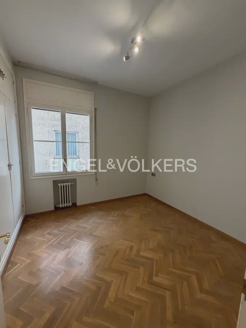 Appartement de 5 chambres à louer à Valence ville - 3 000 € (Ref: 10009971)