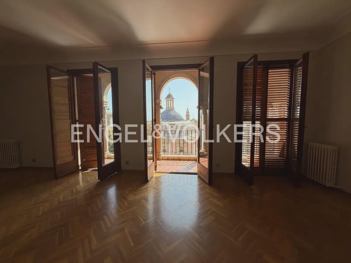 Appartement de 5 chambres à louer à Valence ville - 3 000 € (Ref: 10009971)
