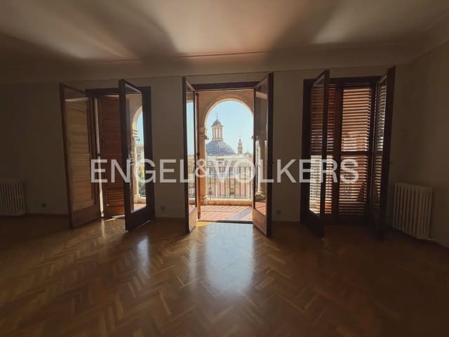 5 sovrum Lägenhet att hyra i La Seu, Valencia stad - 3 000 € (Ref: 10009971)
