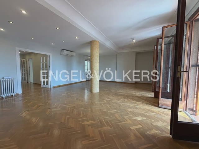 5 sovrum Lägenhet att hyra i La Seu, Valencia stad - 3 000 € (Ref: 10009971)