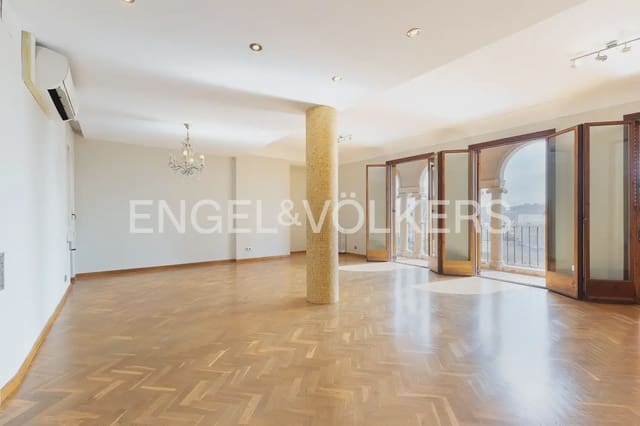 5 slaapkamer Flat te huur in La Seu, Valencia stad - € 3.000 (Ref: 10009971)