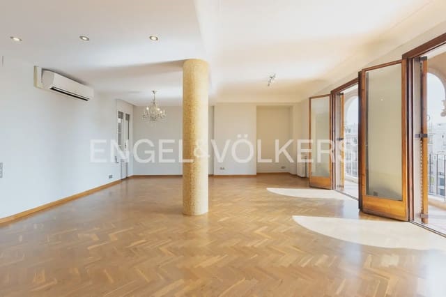 5 slaapkamer Flat te huur in La Seu, Valencia stad - € 3.000 (Ref: 10009971)