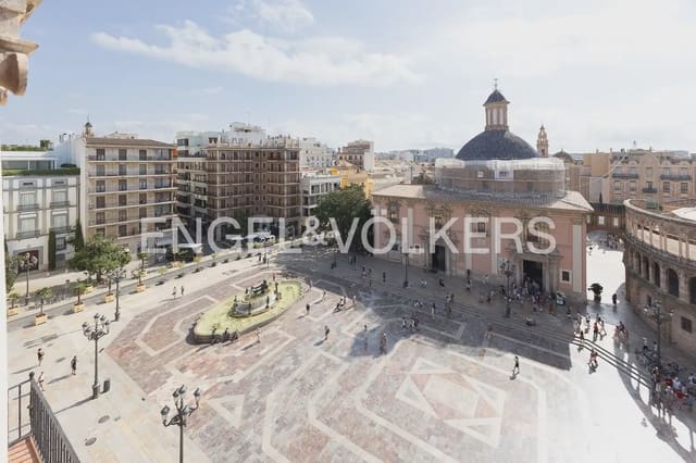 5 slaapkamer Flat te huur in La Seu, Valencia stad - € 3.000 (Ref: 10009971)