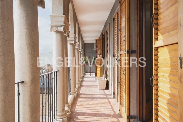 5 slaapkamer Flat te huur in La Seu, Valencia stad - € 3.000 (Ref: 10009971)