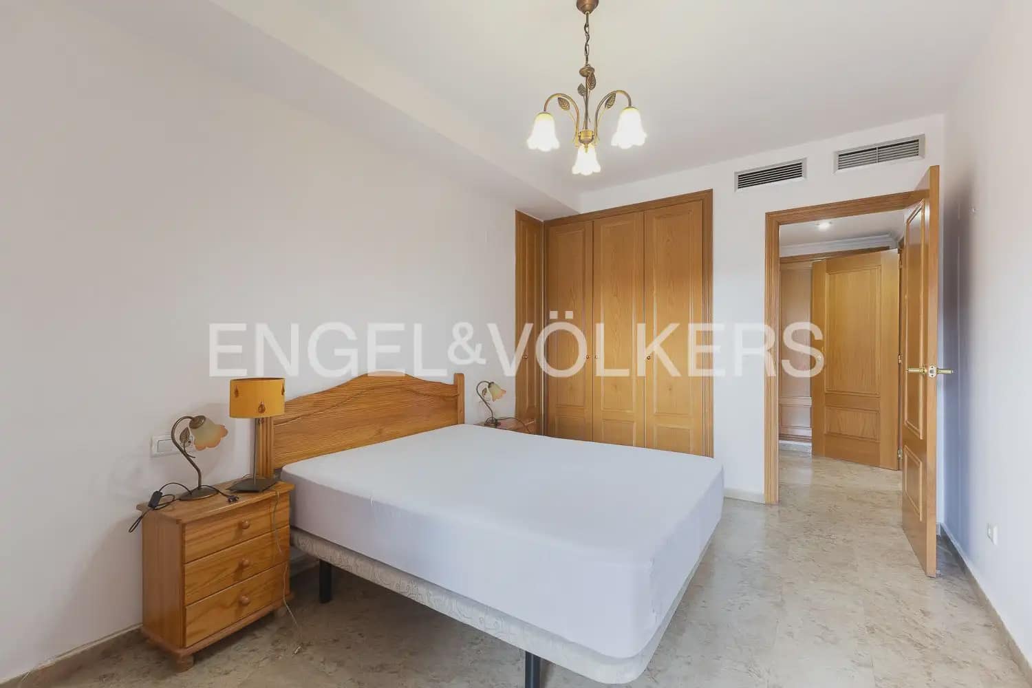 Appartement de 1 chambre à louer à Valence ville avec piscine garage - 1 500 € (Ref: 10011685)