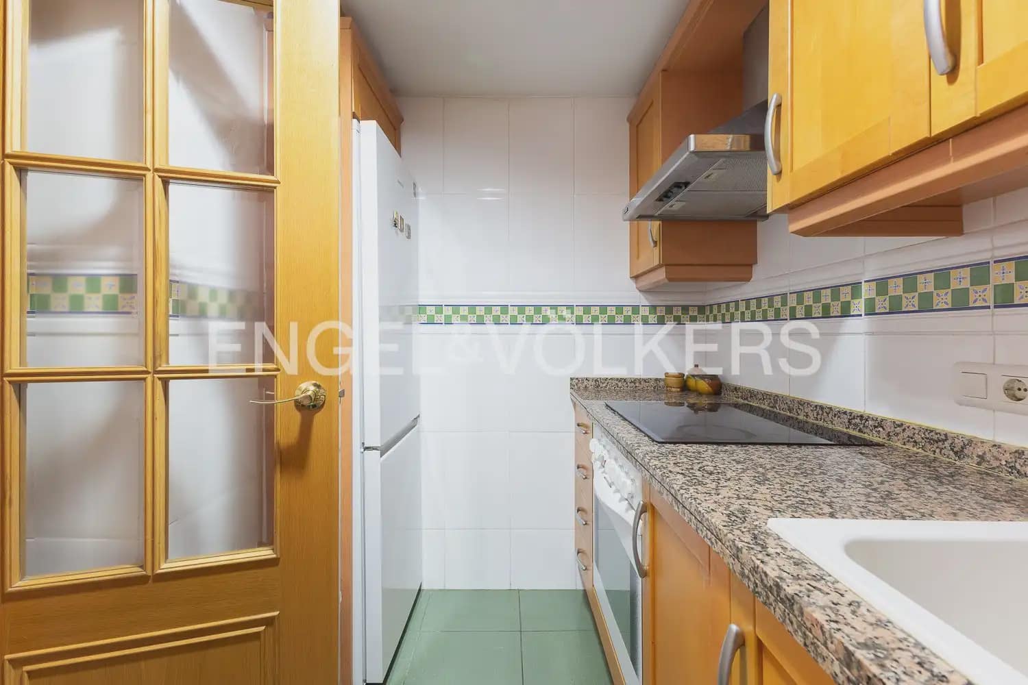 Appartement de 1 chambre à louer à Valence ville avec piscine garage - 1 500 € (Ref: 10011685)