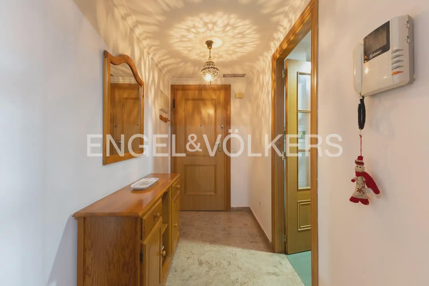 Appartement de 1 chambre à louer à Valence ville avec piscine garage - 1 500 € (Ref: 10011685)