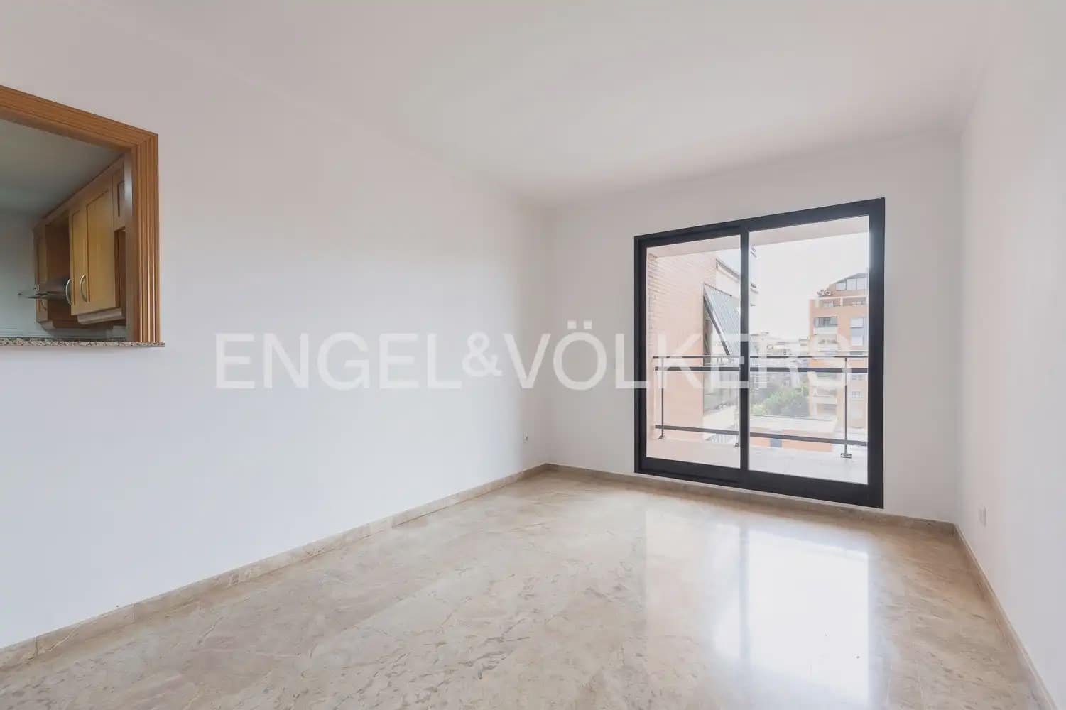 Appartement de 1 chambre à louer à Valence ville avec piscine garage - 1 500 € (Ref: 10011685)