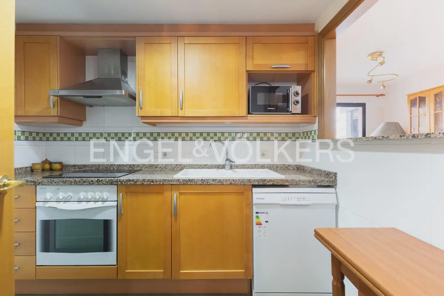 Appartement de 1 chambre à louer à Valence ville avec piscine garage - 1 500 € (Ref: 10011685)