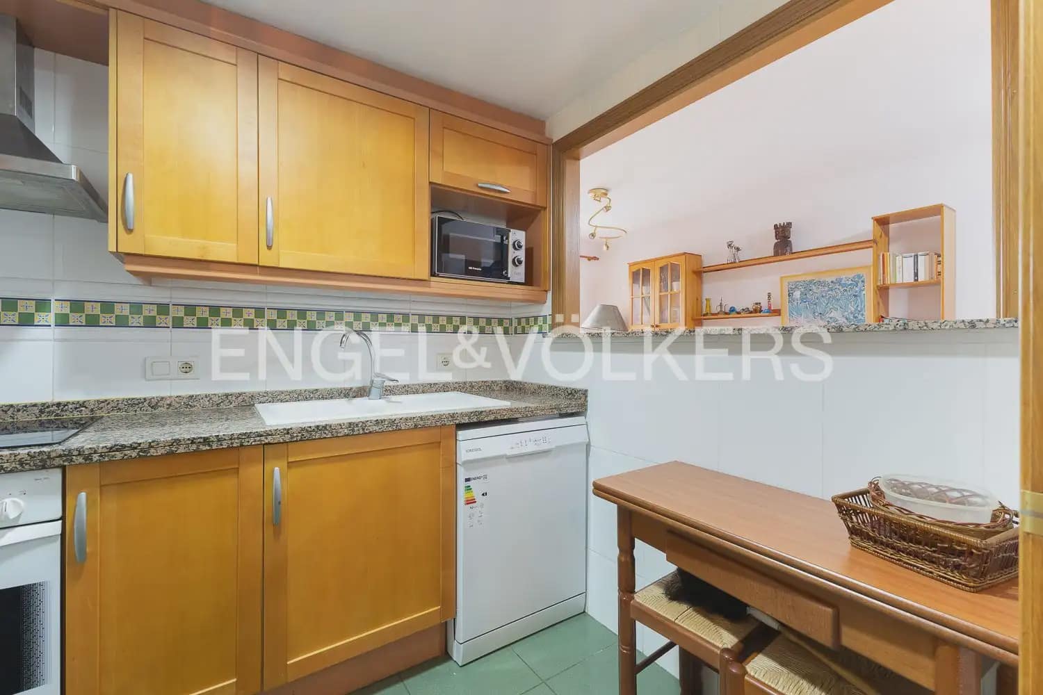 Appartement de 1 chambre à louer à Valence ville avec piscine garage - 1 500 € (Ref: 10011685)