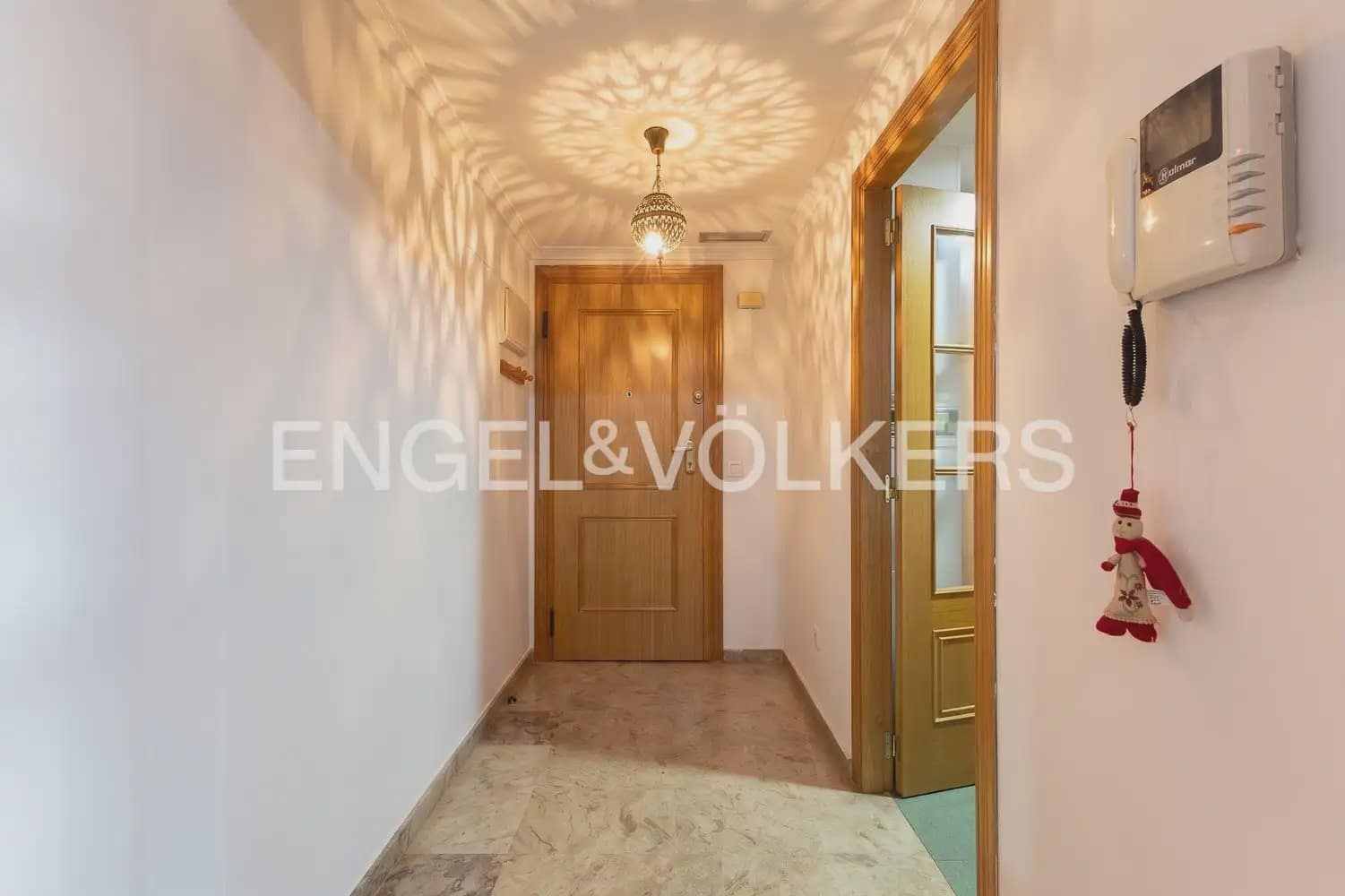 Appartement de 1 chambre à louer à Valence ville avec piscine garage - 1 500 € (Ref: 10011685)