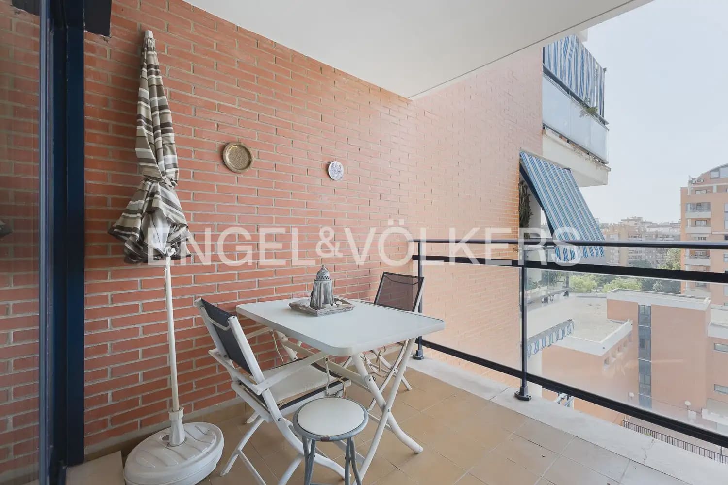 Appartement de 1 chambre à louer à Valence ville avec piscine garage - 1 500 € (Ref: 10011685)