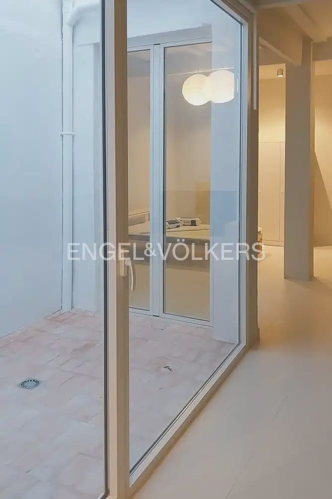 Flat for sale in Valencia city - € 275,000 (Ref: 10012134)