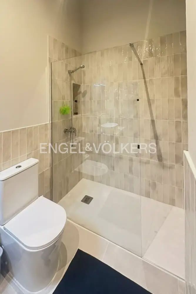 Flat for sale in Valencia city - € 275,000 (Ref: 10012134)