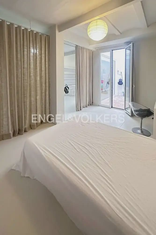 Flat for sale in Valencia city - € 275,000 (Ref: 10012134)