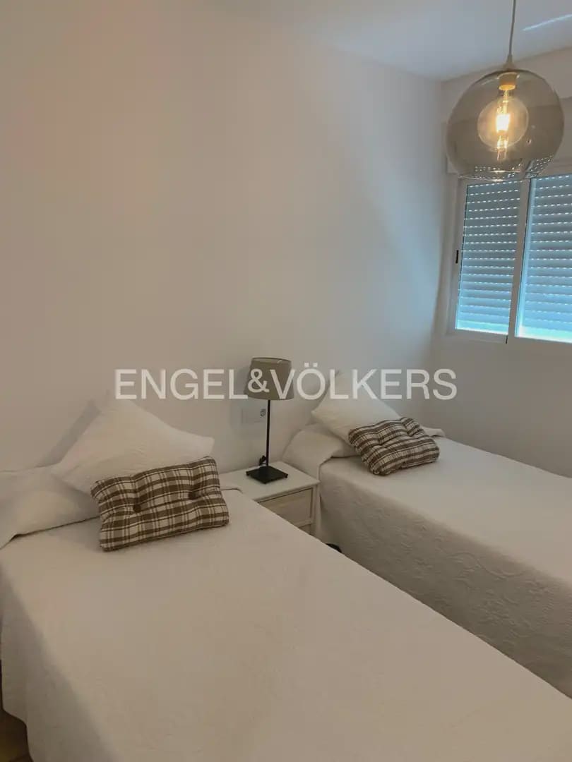 4 quarto Apartamento para arrendar em Valencia cidade - 1 800 € (Ref: 10012349)