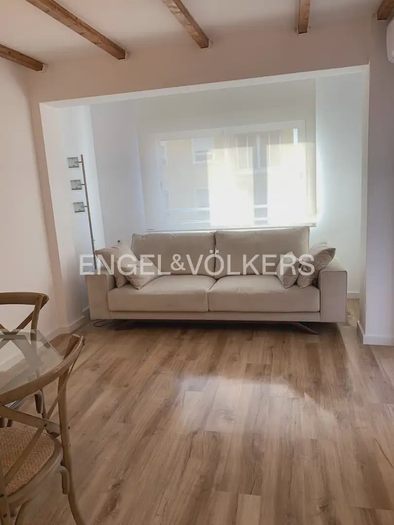4 quarto Apartamento para arrendar em Valencia cidade - 1 800 € (Ref: 10012349)