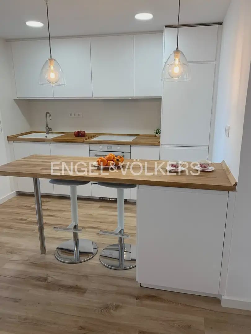 4 quarto Apartamento para arrendar em Valencia cidade - 1 800 € (Ref: 10012349)