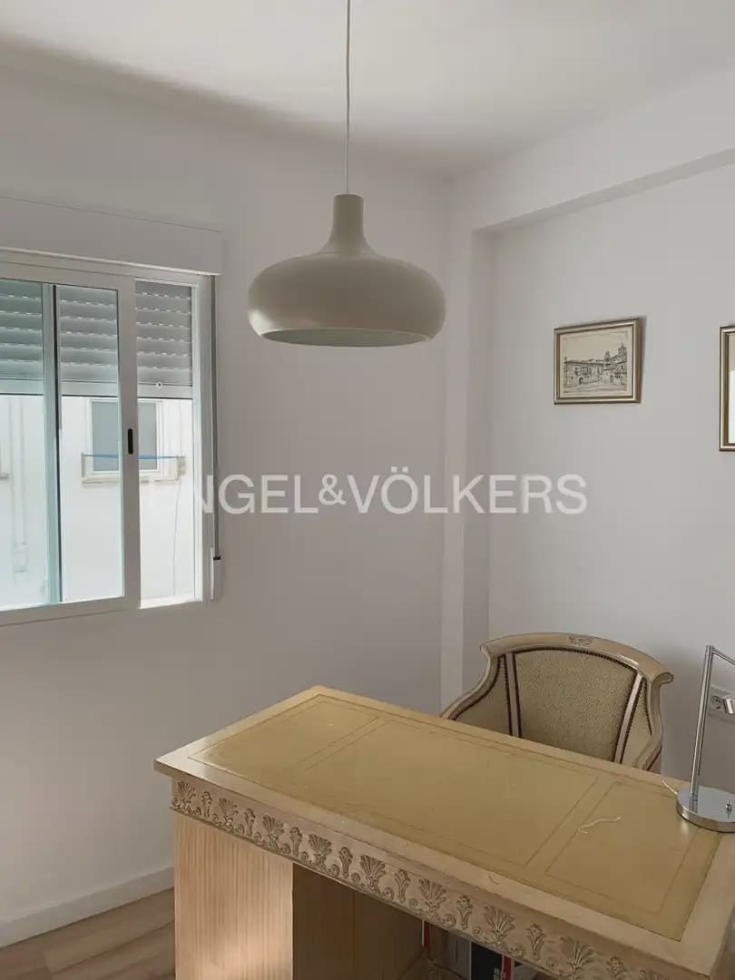 4 quarto Apartamento para arrendar em Valencia cidade - 1 800 € (Ref: 10012349)