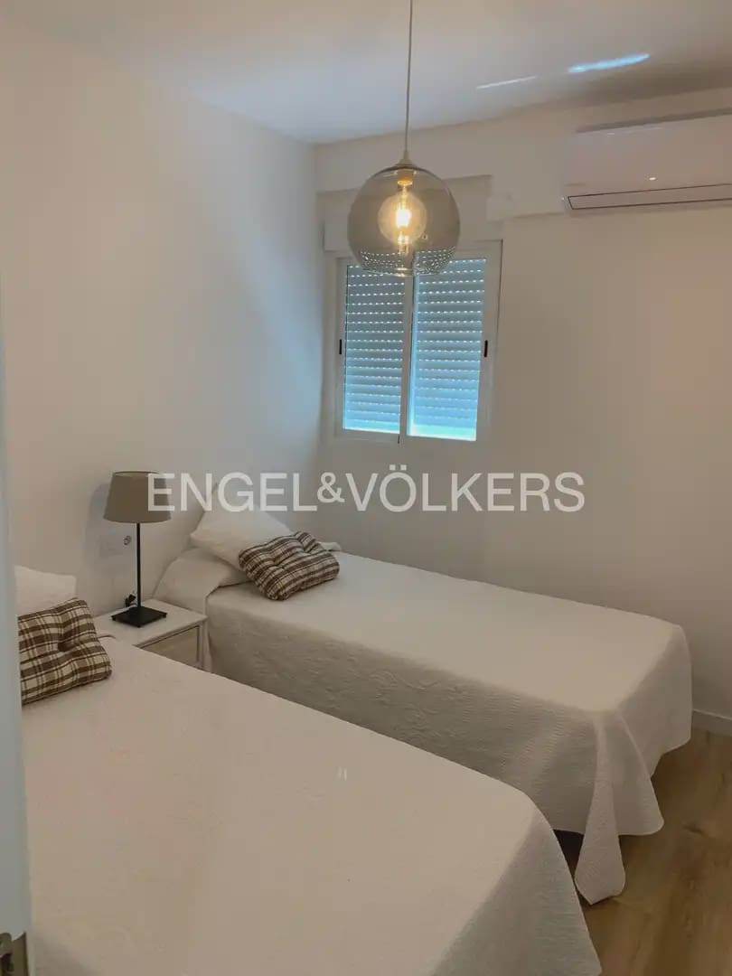 4 quarto Apartamento para arrendar em Valencia cidade - 1 800 € (Ref: 10012349)