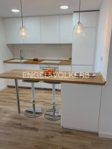 4 quarto Apartamento para arrendar em Nou Moles, Valência cidade - 1 800 € (Ref: 10012349)