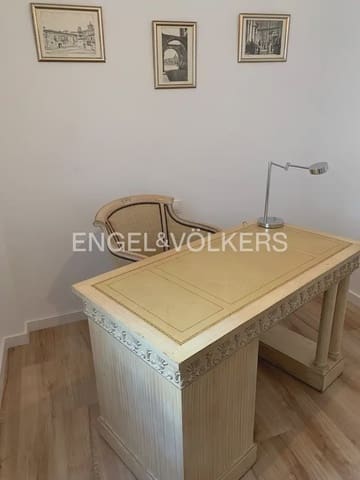 4 quarto Apartamento para arrendar em Nou Moles, Valência cidade - 1 800 € (Ref: 10012349)