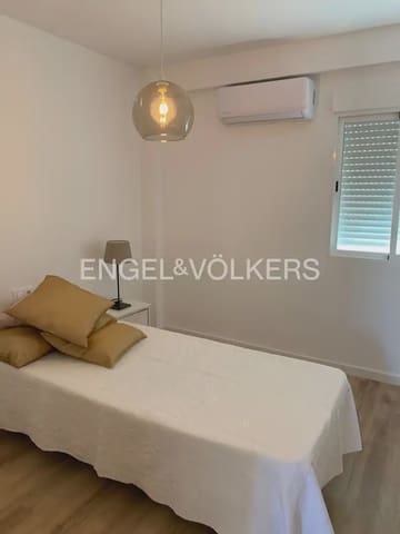 4 quarto Apartamento para arrendar em Nou Moles, Valência cidade - 1 800 € (Ref: 10012349)