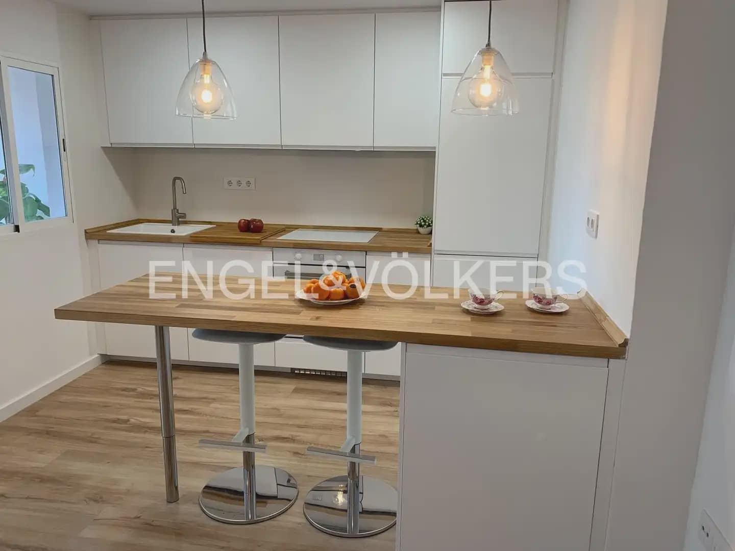 4 quarto Apartamento para arrendar em Valencia cidade - 1 800 € (Ref: 10012349)